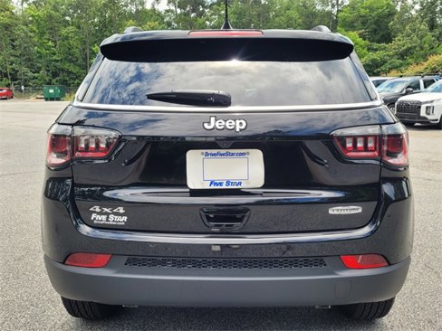 New 2025 Jeep Compass Latitude image 9