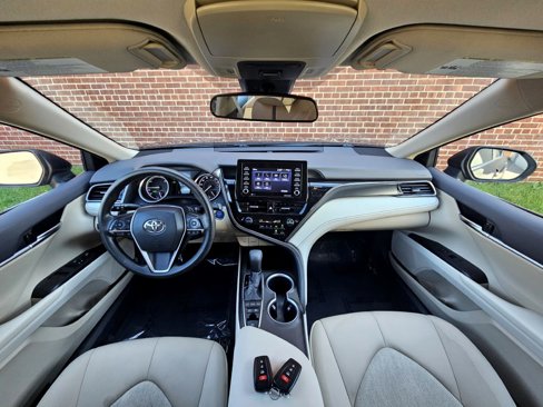 Used 2021 Toyota Camry LE image 13
