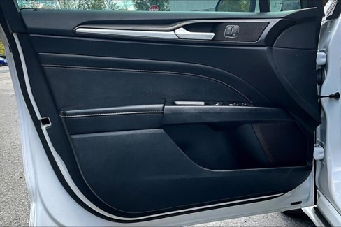 Used 2020 Ford Fusion Titanium image 13