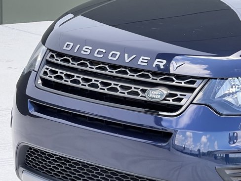 Used 2019 Land Rover Discovery Sport SE image 12