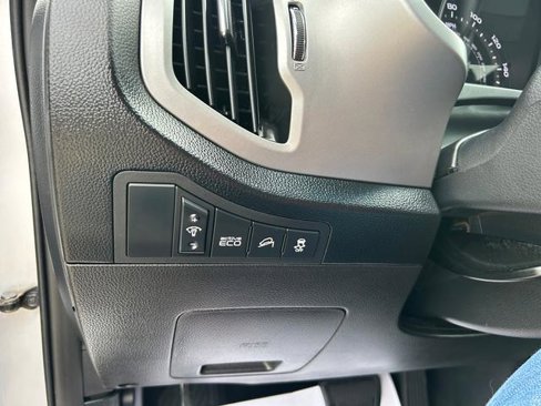 Used 2016 Kia Sportage LX image 18