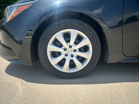 Used 2023 Toyota Corolla LE image 21