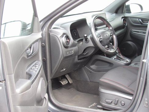 Used 2022 Hyundai Kona N Line w/ Tech Package image 9