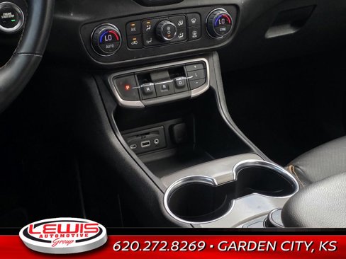 Used 2023 GMC Terrain AT4 image 15