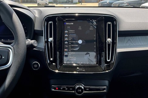 New 2025 Volvo XC40 B5 Core w/ Climate Package image 8