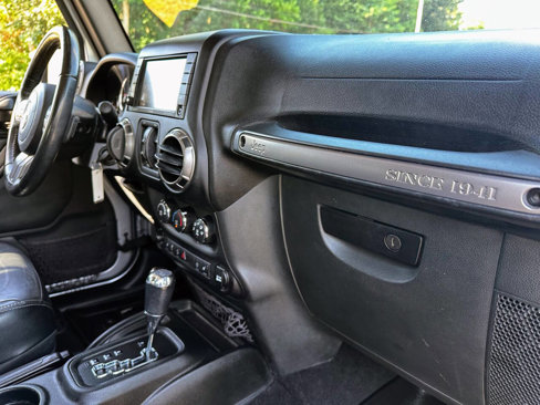 Used 2018 Jeep Wrangler Unlimited Sahara image 24