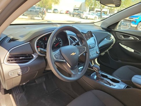 Used 2024 Chevrolet Malibu LT image 2