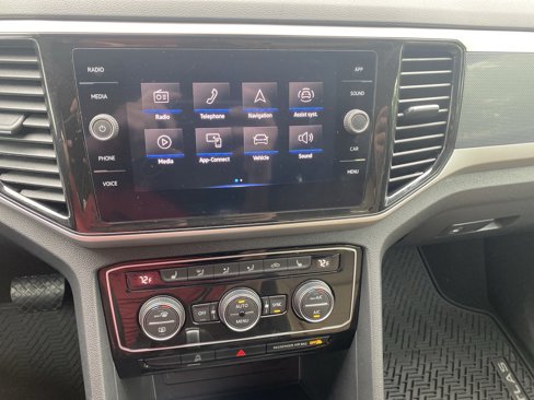 Used 2022 Volkswagen Atlas Cross Sport SE image 25