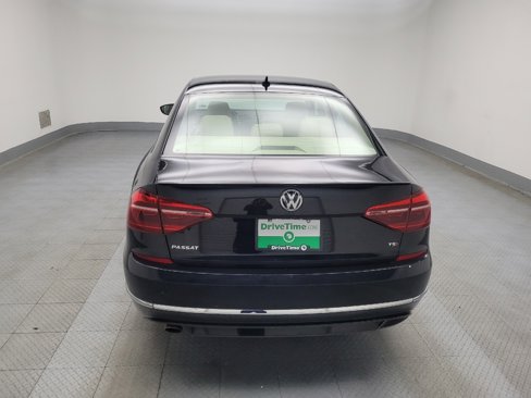 Used 2018 Volkswagen Passat 2.0T R-Line image 6