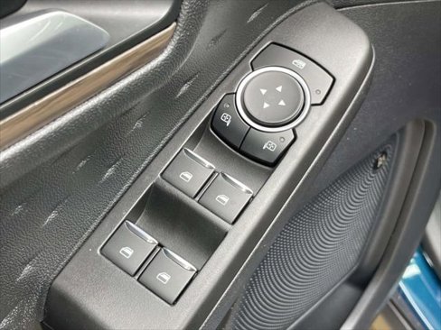 Used 2020 Ford Escape Titanium image 17