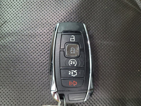 Used 2017 Lincoln MKC Reserve image 32