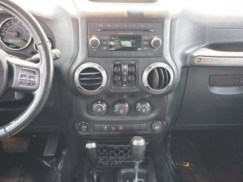 Used 2013 Jeep Wrangler Unlimited Sport image 17