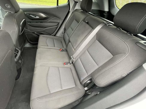 Used 2023 GMC Terrain SLE w/ Driver Convenience Package image 27