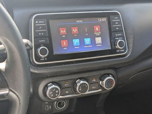 Used 2022 Nissan Kicks S image 16