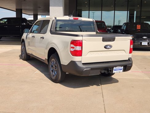 New 2025 Ford Maverick XLT image 4