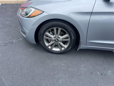 Used 2017 Hyundai Elantra SE image 6