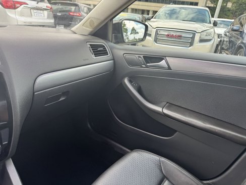 Used 2015 Volkswagen Jetta TDI image 12