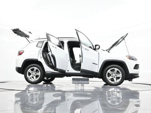 Used 2023 Jeep Compass Latitude w/ Convenience Group image 46