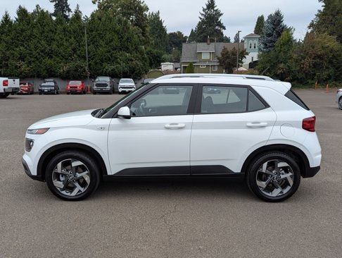 Used 2023 Hyundai Venue SEL image 2