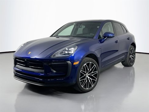 Certified 2025 Porsche Macan image 1