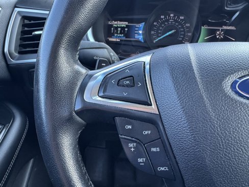 Used 2017 Ford Edge Titanium w/ Technology Package image 18