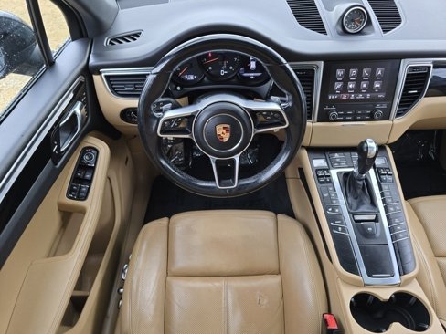 Used 2018 Porsche Macan image 35