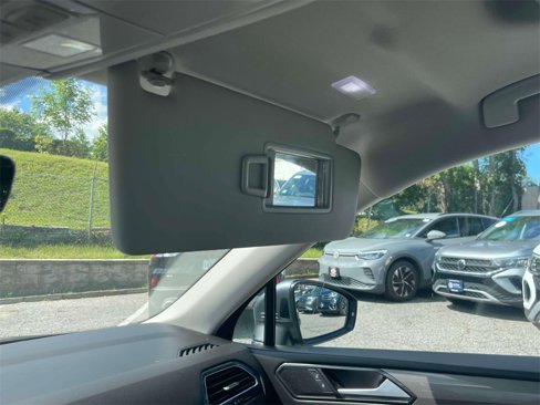 Used 2022 Volkswagen Tiguan SE w/ Panoramic Sunroof Package image 33