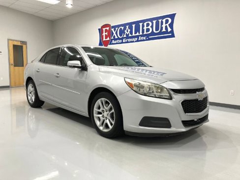 Used 2015 Chevrolet Malibu LT w/ Power Convenience Package image 11
