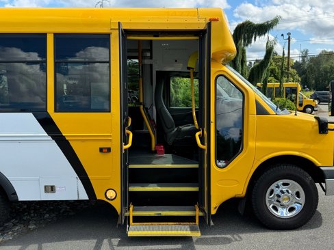 Used 2014 Chevrolet Express 3500 image 23