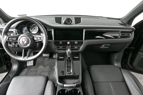 Used 2025 Porsche Macan image 19