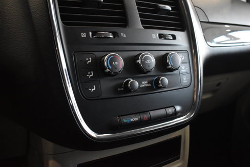 Used 2012 Dodge Grand Caravan SE image 20