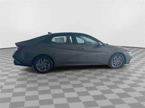 Used 2024 Hyundai Elantra SEL image 13