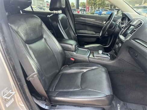 Used 2020 Chrysler 300 Limited image 23