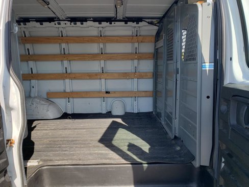 Used 2017 GMC Savana 2500 image 12