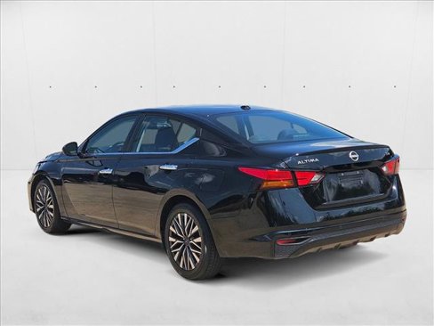 Used 2023 Nissan Altima 2.5 SV image 8