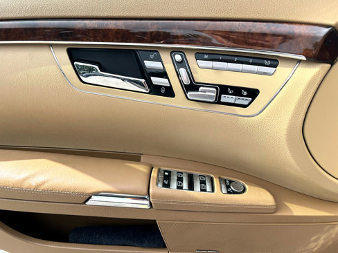 Used 2007 Mercedes-Benz S 550 4MATIC image 12