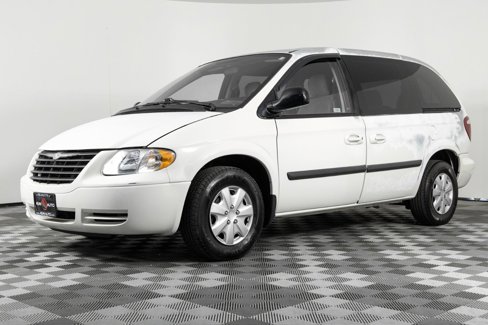 Used 2006 Chrysler Town & Country LX image 1