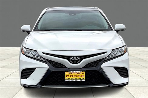 Used 2019 Toyota Camry XSE image 3