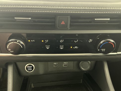 Used 2023 Nissan Rogue S image 23