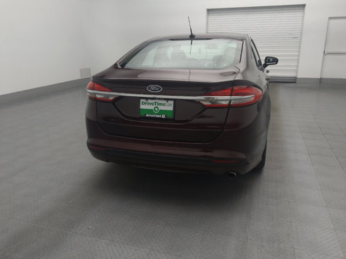 Used 2017 Ford Fusion SE w/ Fusion SE Technology Package image 7