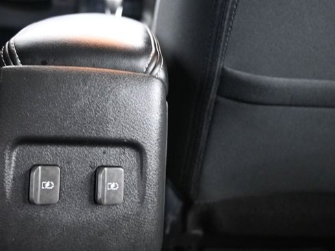 Used 2024 Nissan Kicks SR image 22