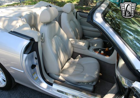 Used 2002 Jaguar XK8 Convertible image 24