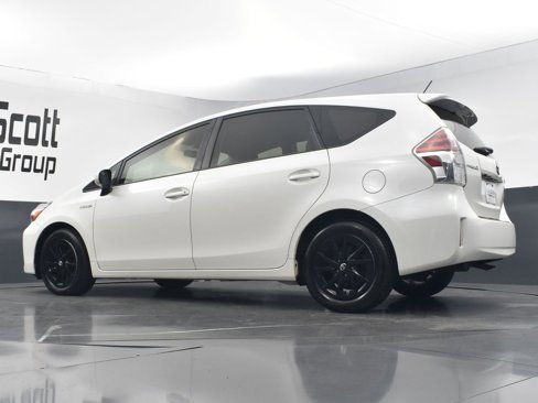 Used 2017 Toyota Prius V Two image 28