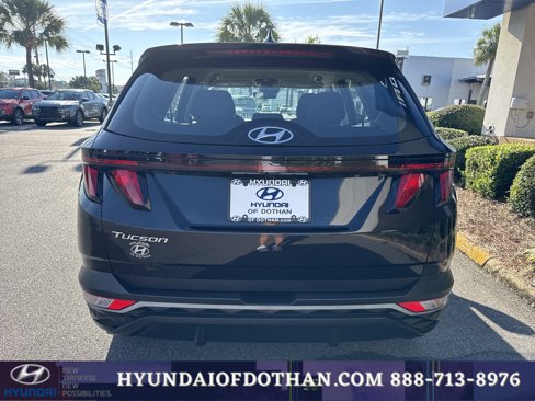 Certified 2022 Hyundai Tucson SE image 3