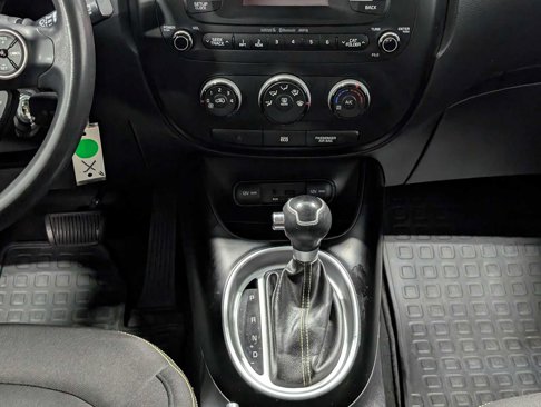 Used 2015 Kia Soul + image 18