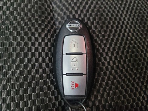 Used 2018 Nissan Rogue Sport SV image 32