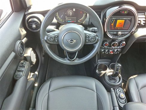 Used 2021 MINI Cooper 4-Door Hardtop w/ Driver Assistance Package image 11