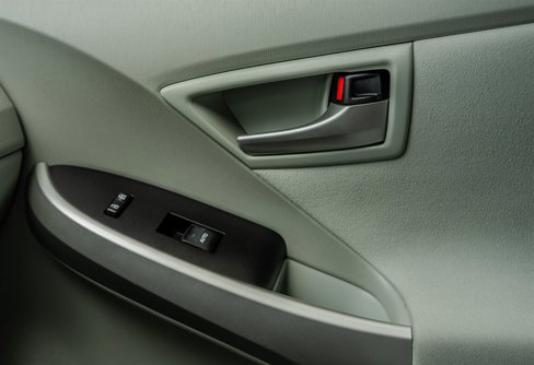 Used 2015 Toyota Prius image 24