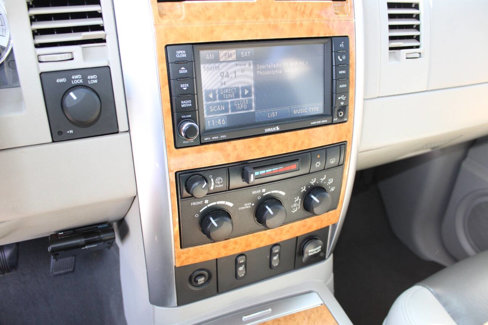 Used 2008 Chrysler Aspen Limited image 15