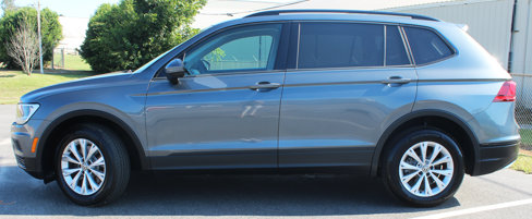 Used 2018 Volkswagen Tiguan S image 2
